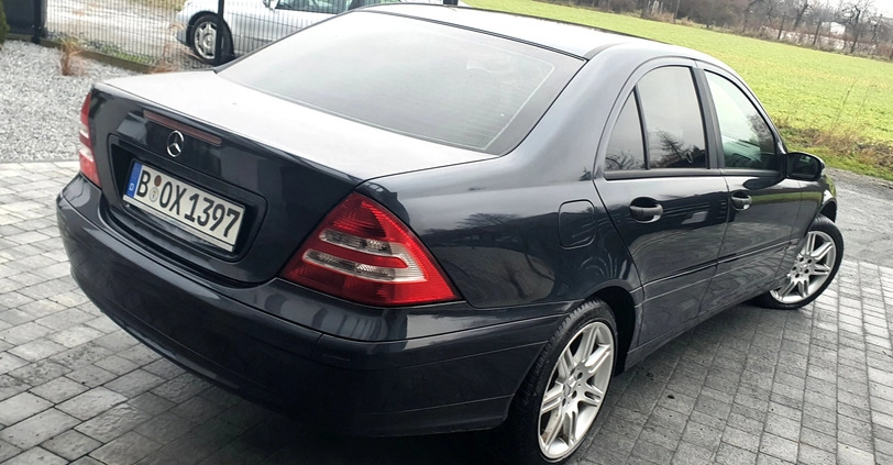 Mercedes-Benz Klasa C cena 19000 przebieg: 215000, rok produkcji 2005 z Witkowo małe 631